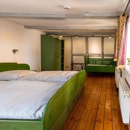Fachwerkhotel - Ferienhaeuser Vorhof Zur Hoelle Quedlinburg Eksteriør bilde