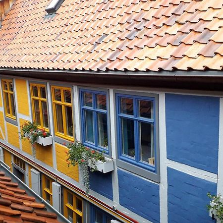 Fachwerkhotel - Ferienhaeuser Vorhof Zur Hoelle Quedlinburg Eksteriør bilde