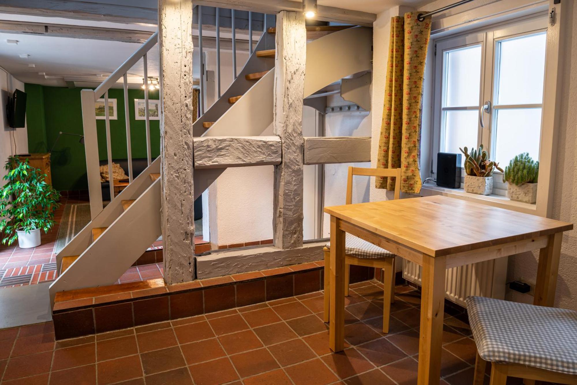 Fachwerkhotel - Ferienhaeuser Vorhof Zur Hoelle Quedlinburg Eksteriør bilde