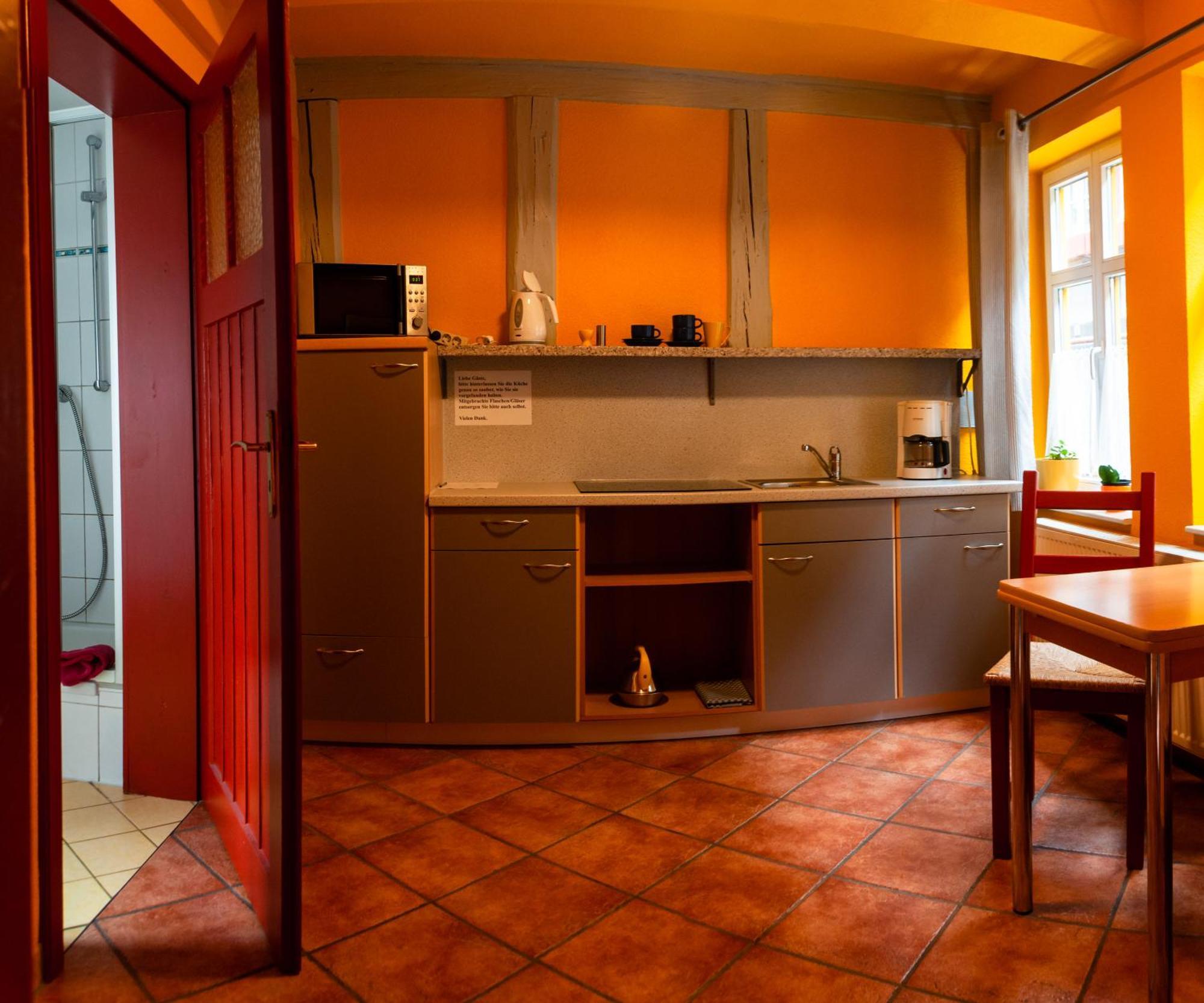 Fachwerkhotel - Ferienhaeuser Vorhof Zur Hoelle Quedlinburg Eksteriør bilde